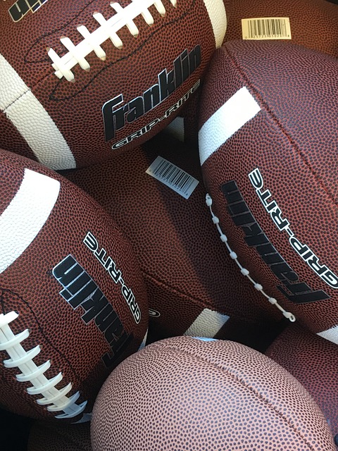 他的动作更 他的动作更